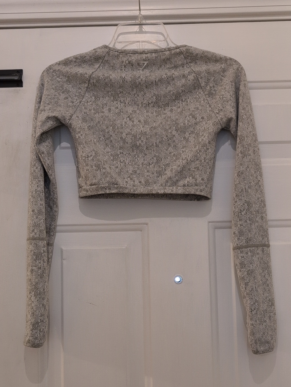 Gymshark Fleur Texture Long Sleeved Key Hole Crop Top, Khaki Marl Color, XS - Picture 3 of 6